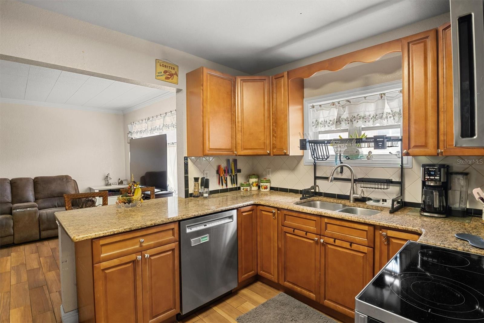 207 S PERRY AVE, FORT MEADE, FL, 33841