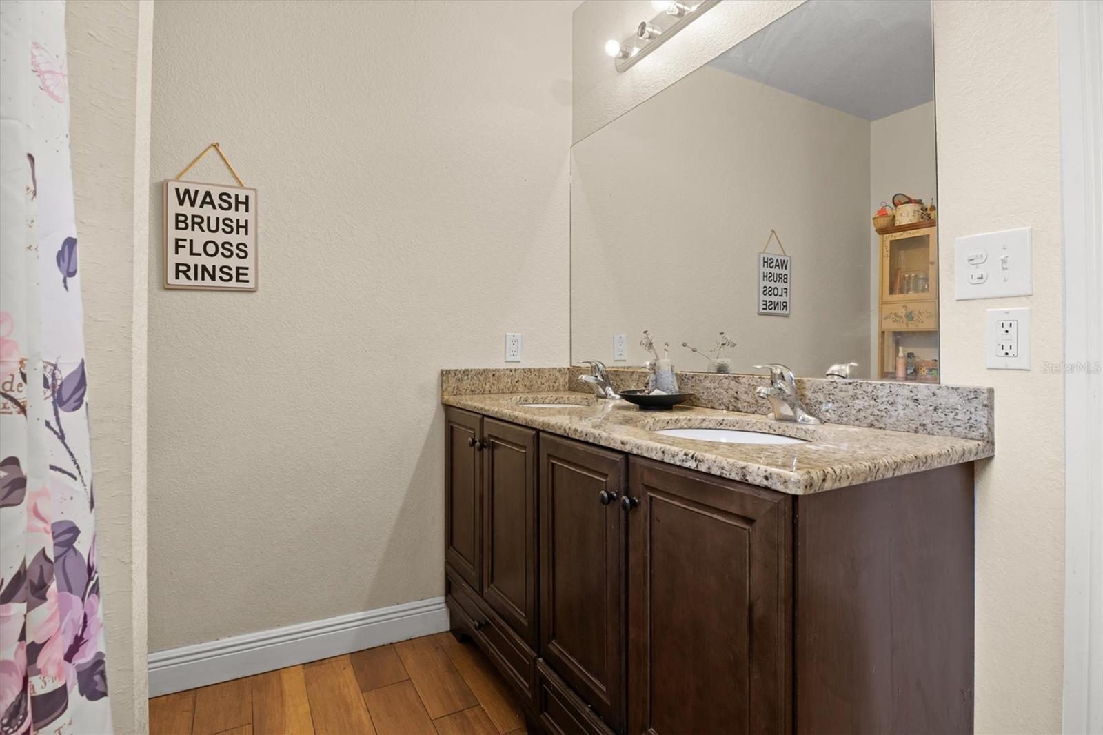 207 S PERRY AVE, FORT MEADE, FL, 33841