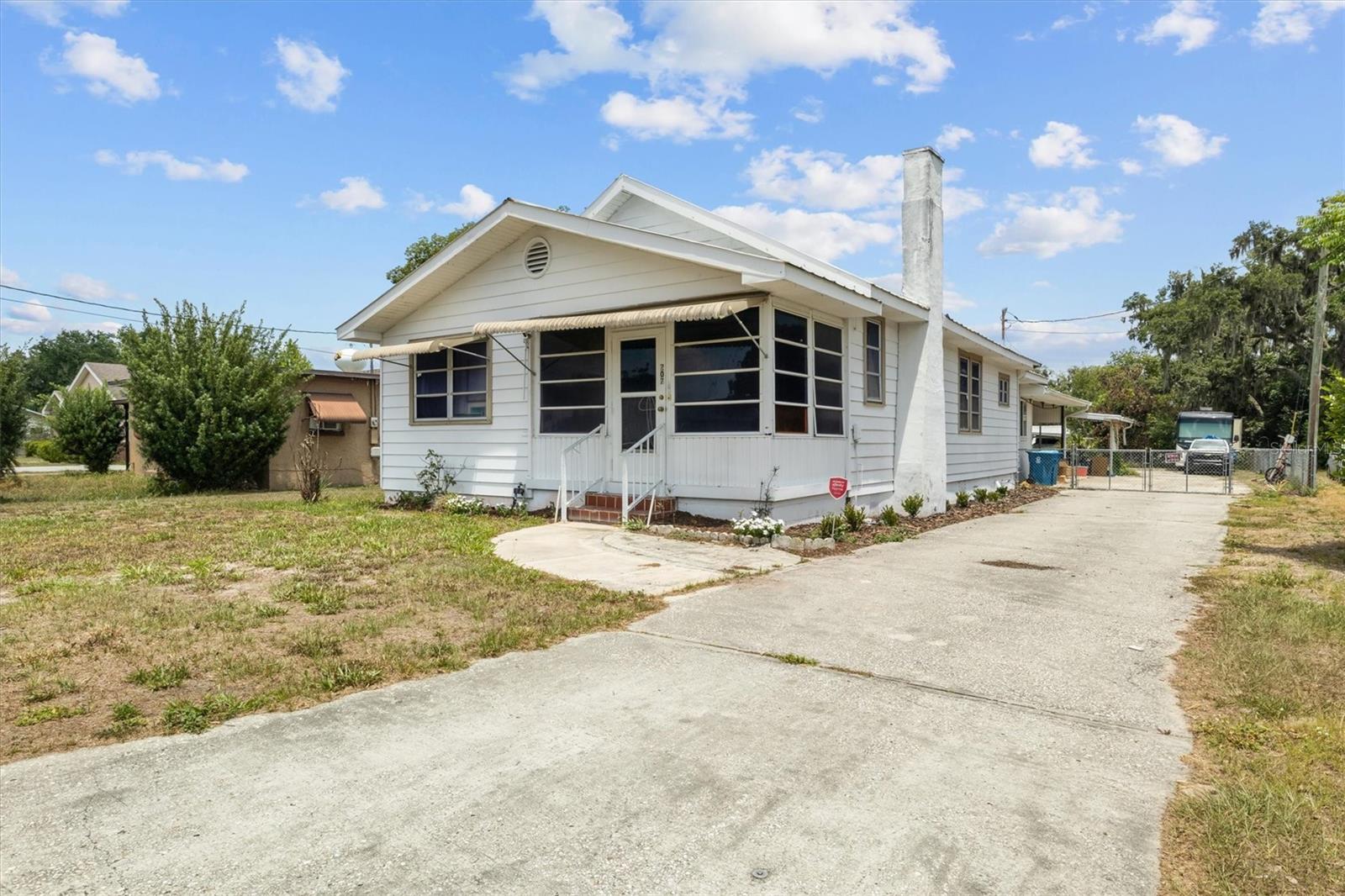 207 S PERRY AVE, FORT MEADE, FL, 33841