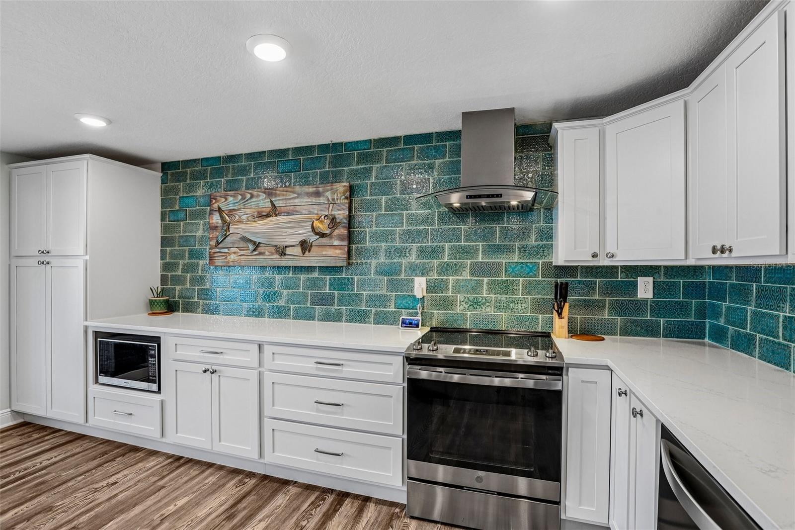 801 FLAMINGO DR, APOLLO BEACH, FL, 33572