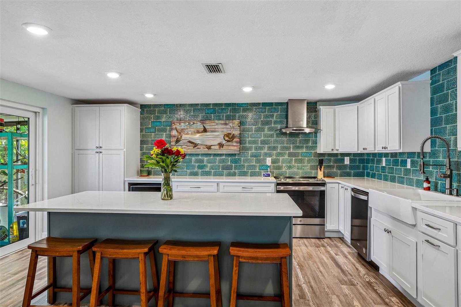 801 FLAMINGO DR, APOLLO BEACH, FL, 33572