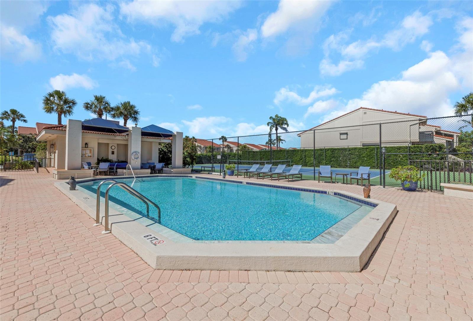 5650 ESCONDIDA BLVD S, ST PETERSBURG, FL, 33715