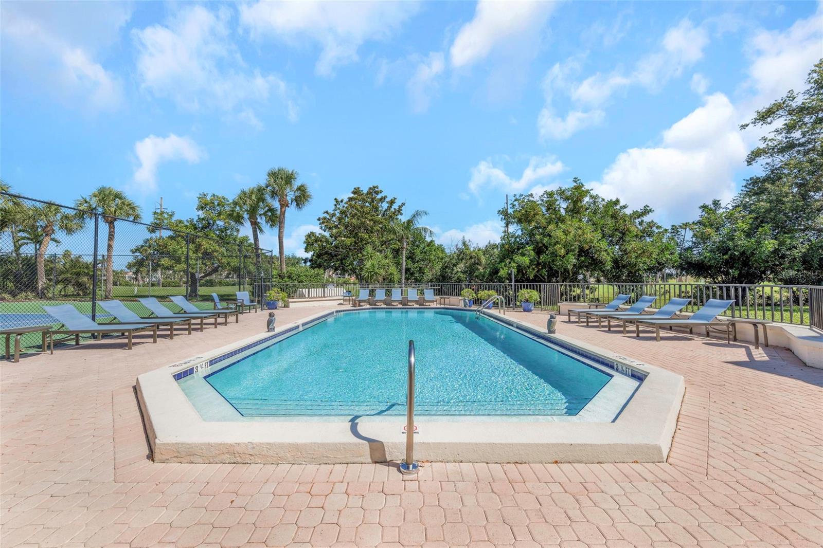5650 ESCONDIDA BLVD S, ST PETERSBURG, FL, 33715