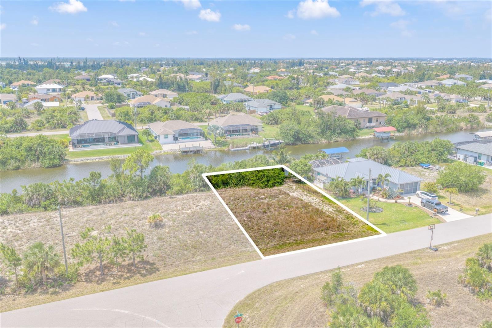 15424 HENNIPEN CIR, PORT CHARLOTTE, FL, 33981