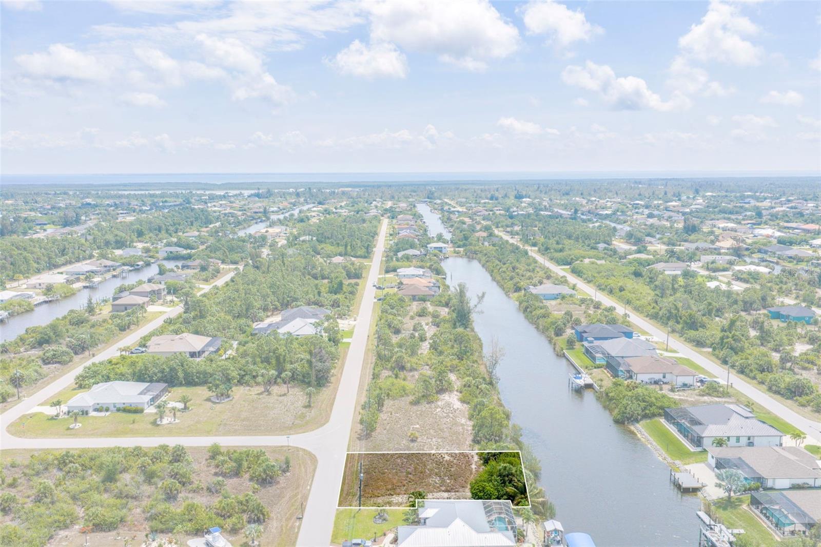 15424 HENNIPEN CIR, PORT CHARLOTTE, FL, 33981