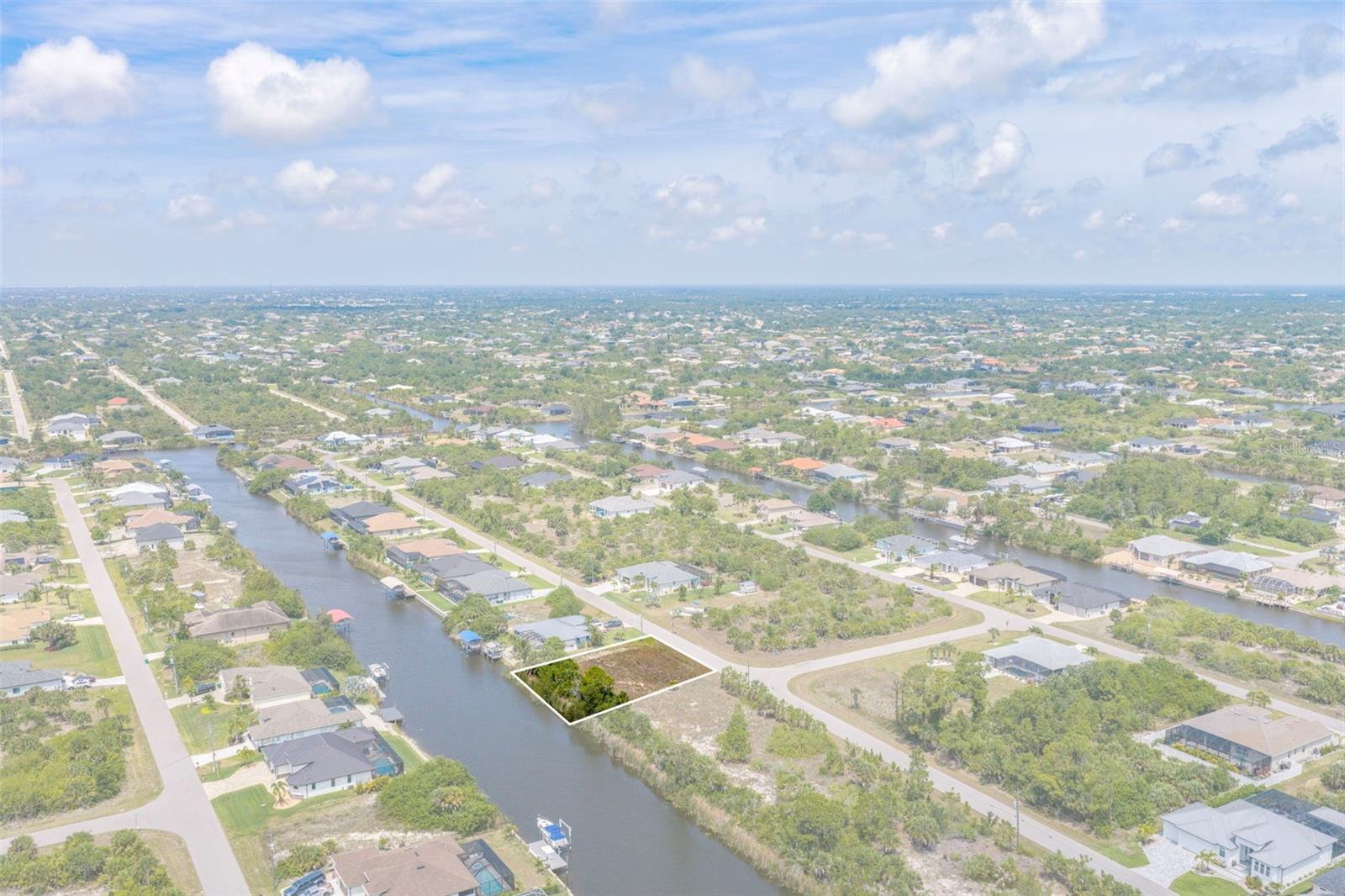 15424 HENNIPEN CIR, PORT CHARLOTTE, FL, 33981