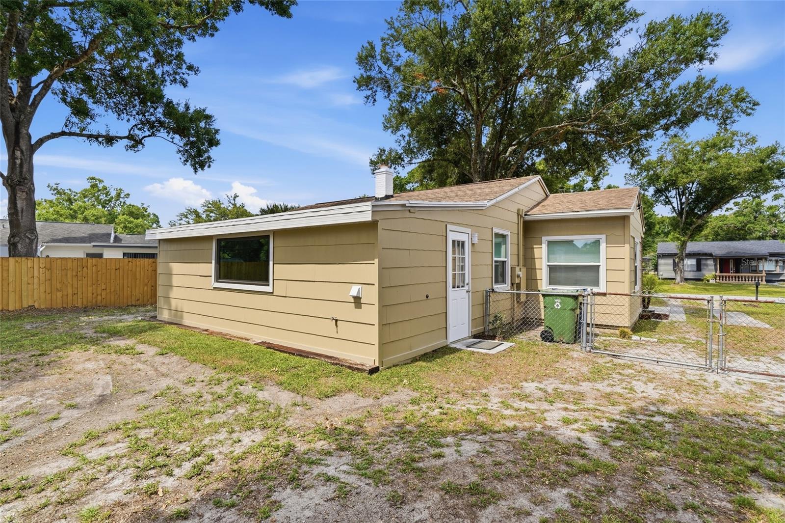 1013 N BASK DR, TAMPA, FL, 33603