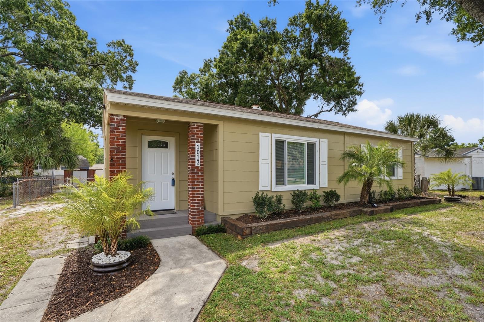 1013 N BASK DR, TAMPA, FL, 33603