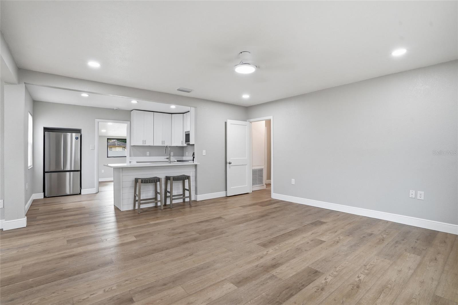 1013 N BASK DR, TAMPA, FL, 33603