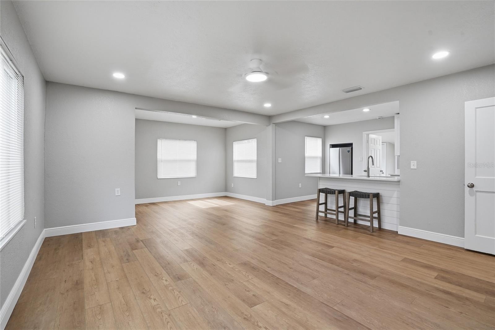 1013 N BASK DR, TAMPA, FL, 33603