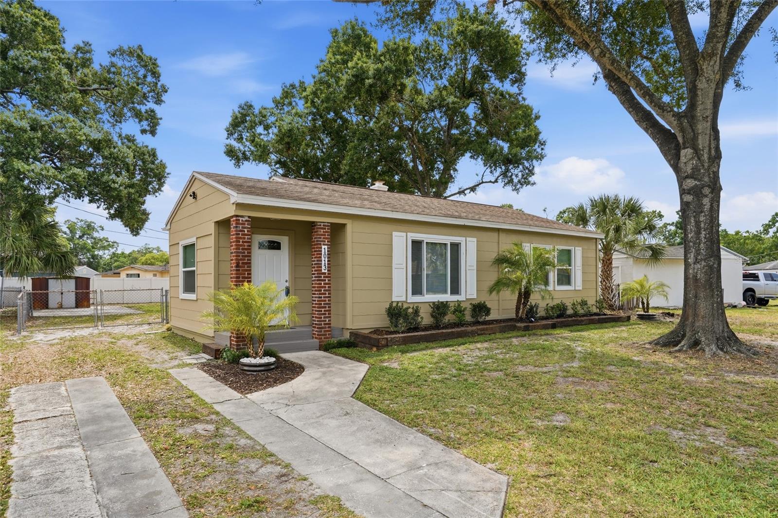 1013 N BASK DR, TAMPA, FL, 33603
