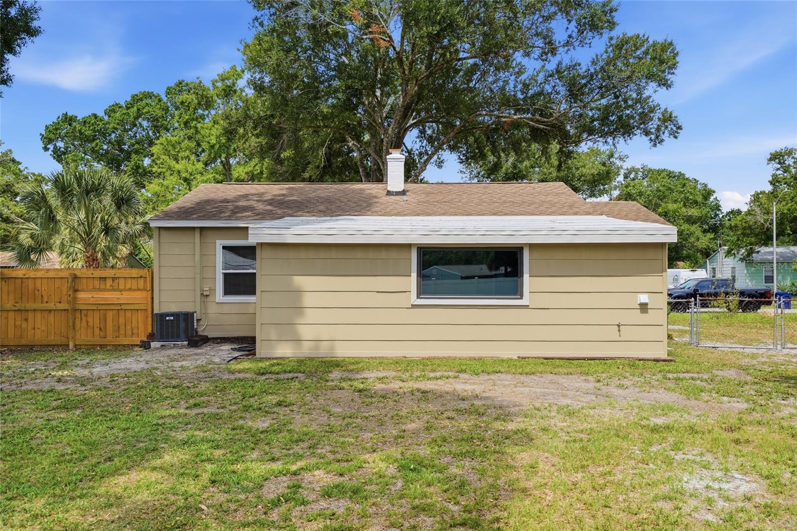 1013 N BASK DR, TAMPA, FL, 33603