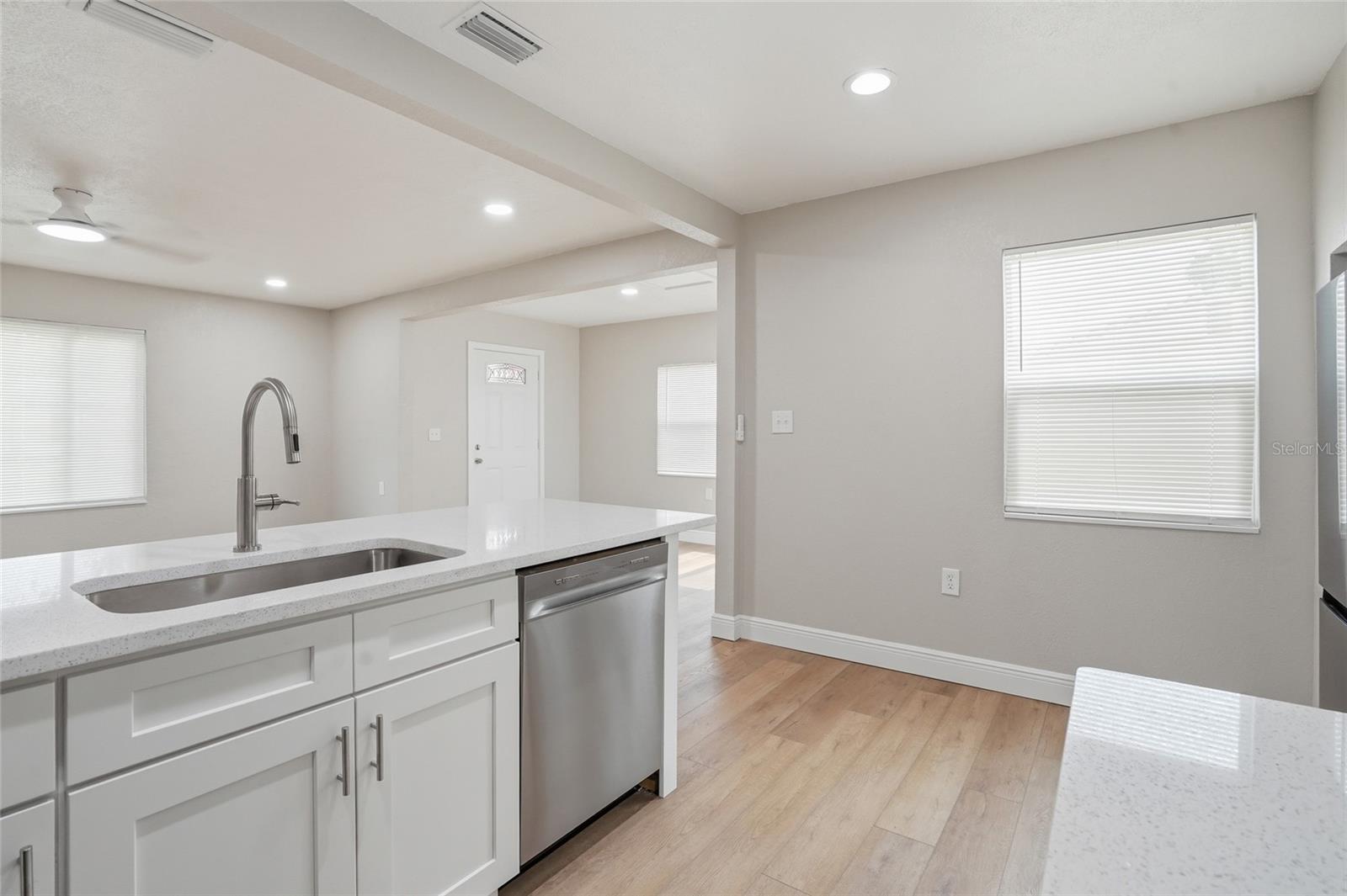 1013 N BASK DR, TAMPA, FL, 33603