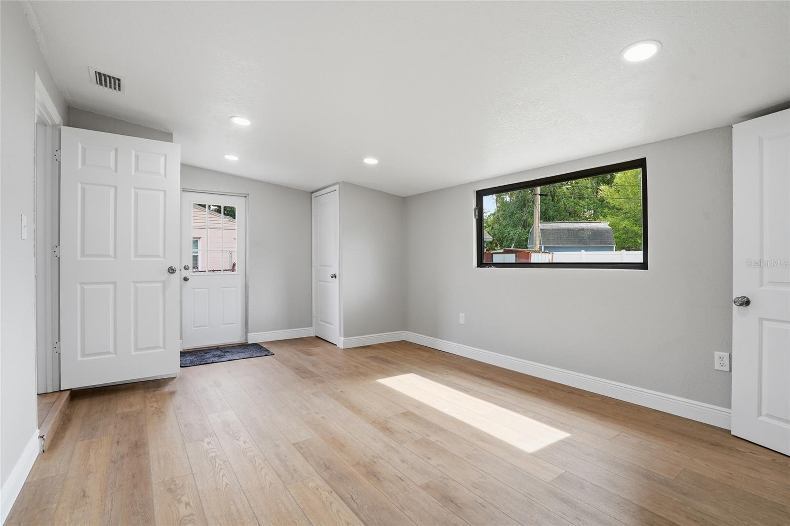 1013 N BASK DR, TAMPA, FL, 33603