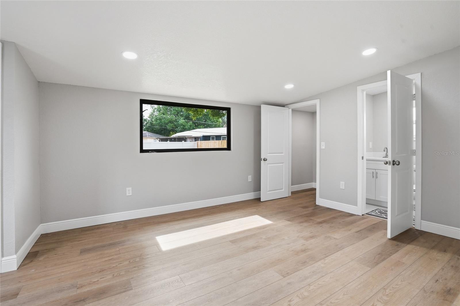 1013 N BASK DR, TAMPA, FL, 33603