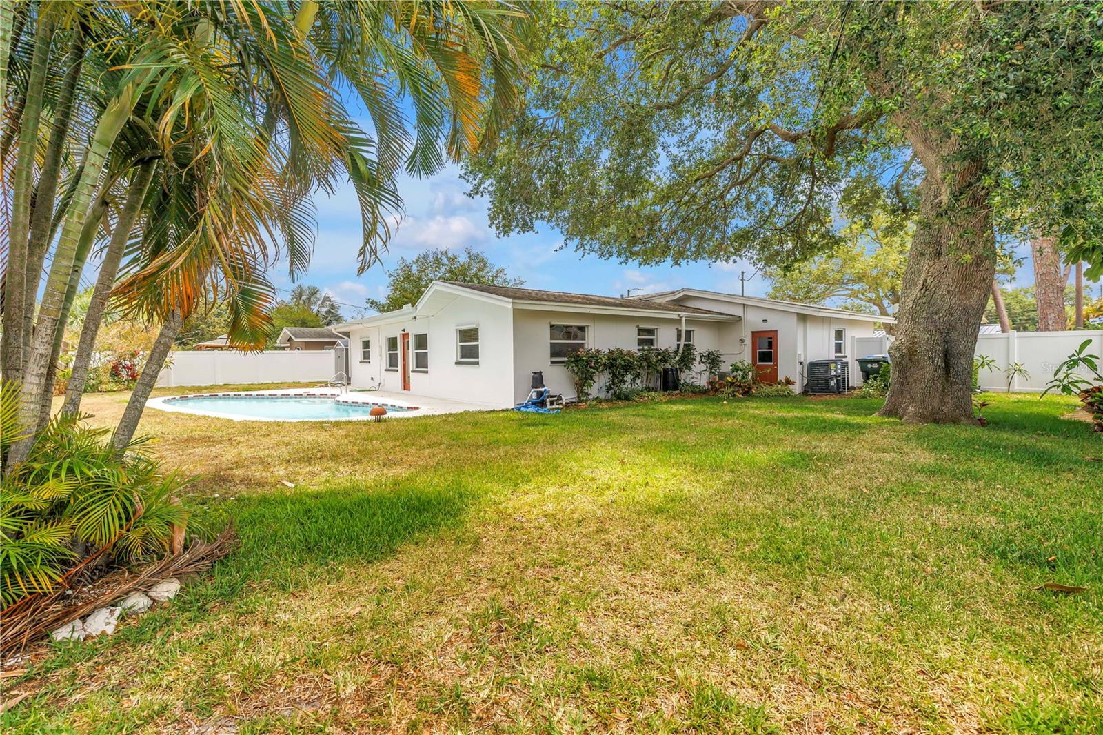 1550 IDLE DR, LARGO, FL, 33756