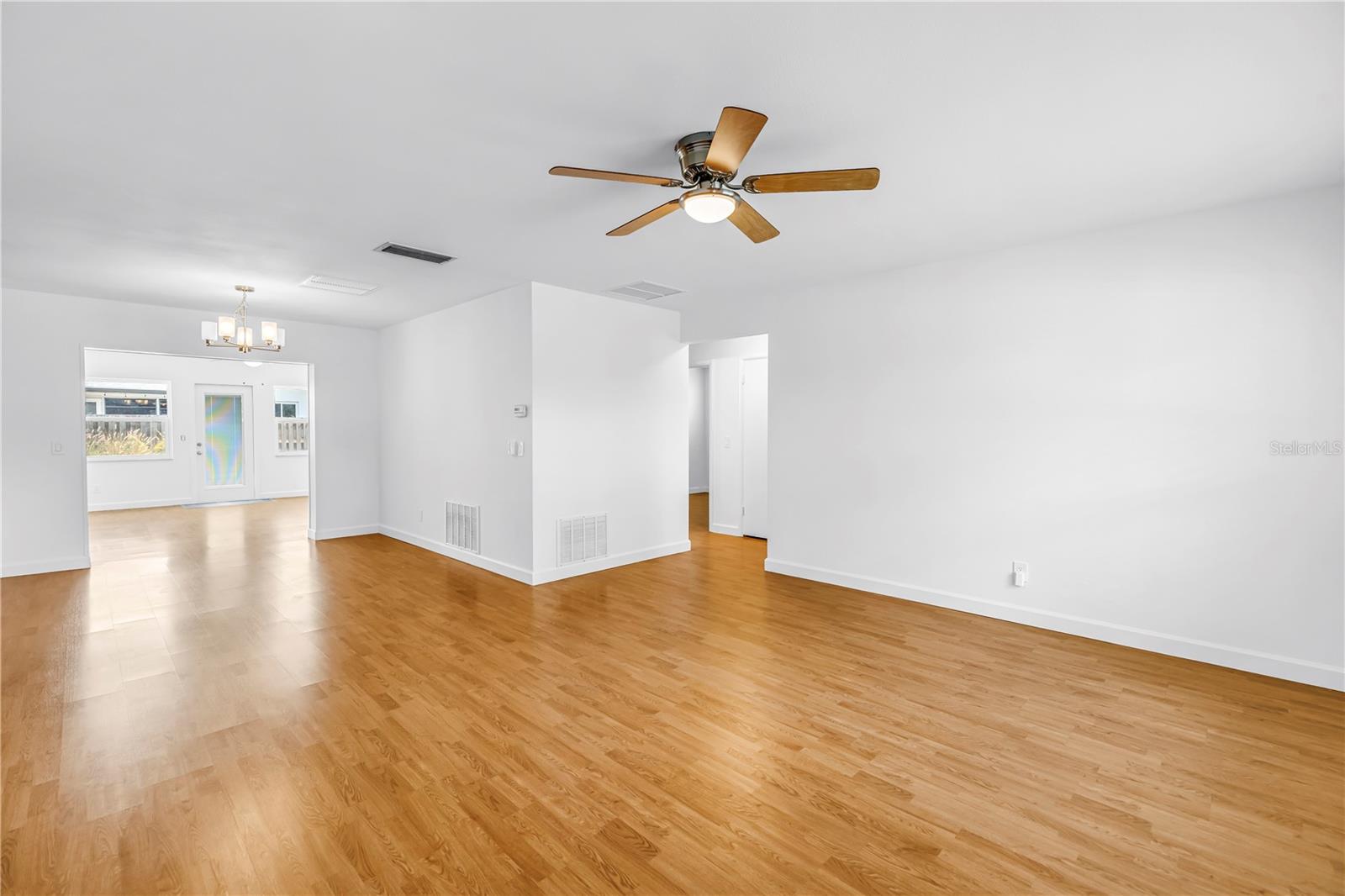 1550 IDLE DR, LARGO, FL, 33756