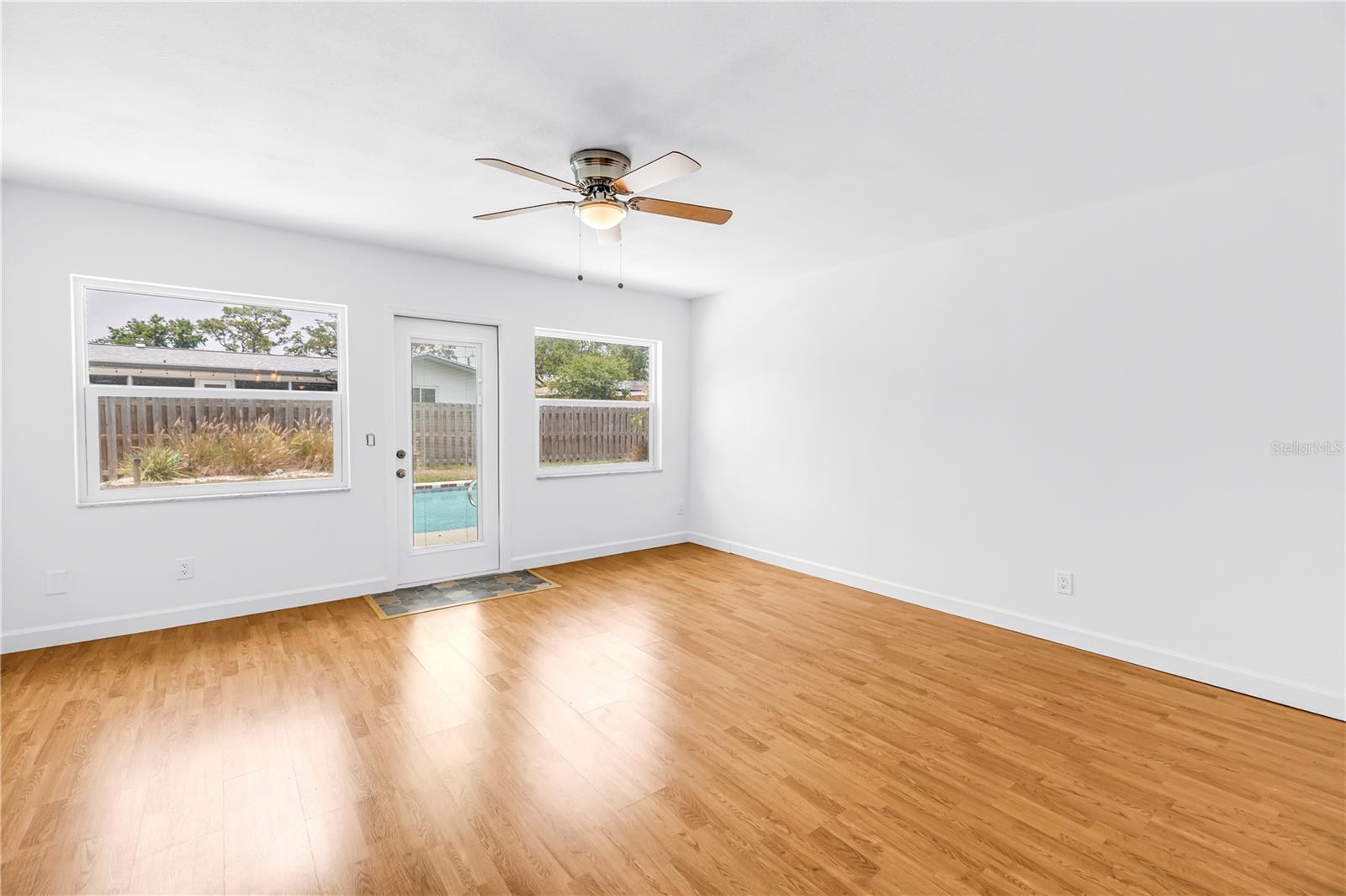 1550 IDLE DR, LARGO, FL, 33756