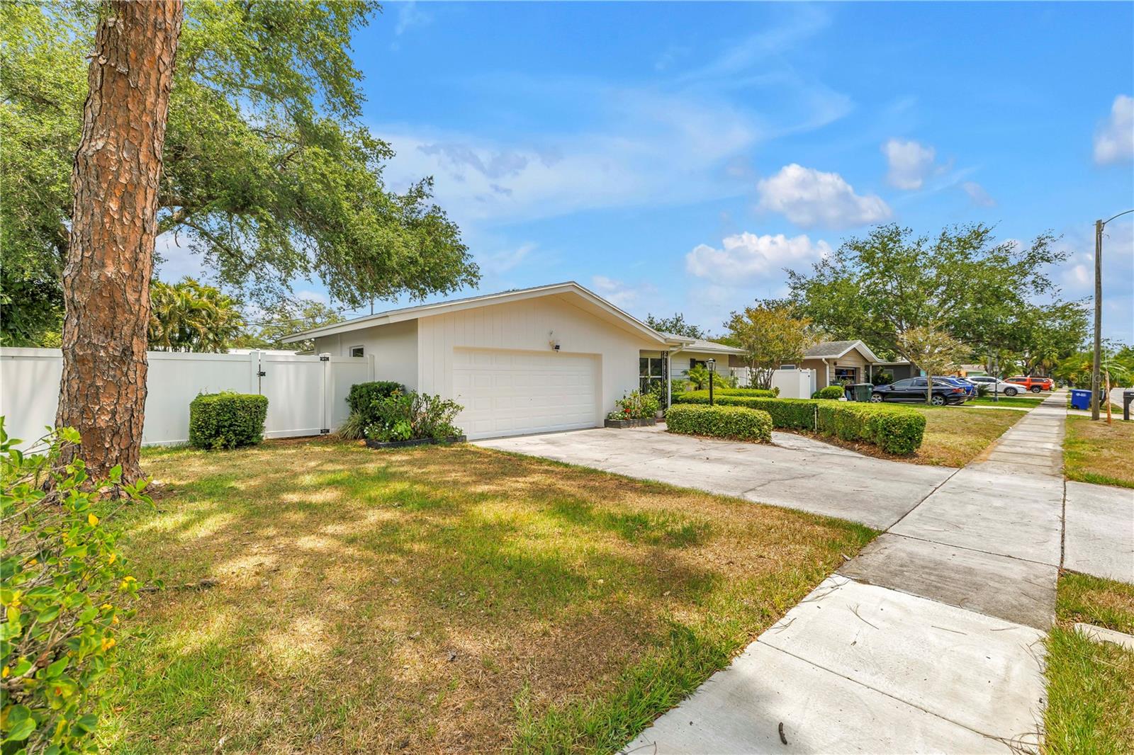1550 IDLE DR, LARGO, FL, 33756