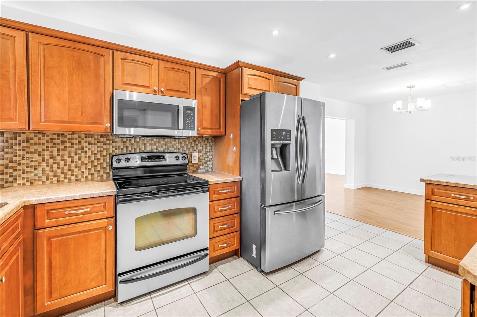 1550 IDLE DR, LARGO, FL, 33756