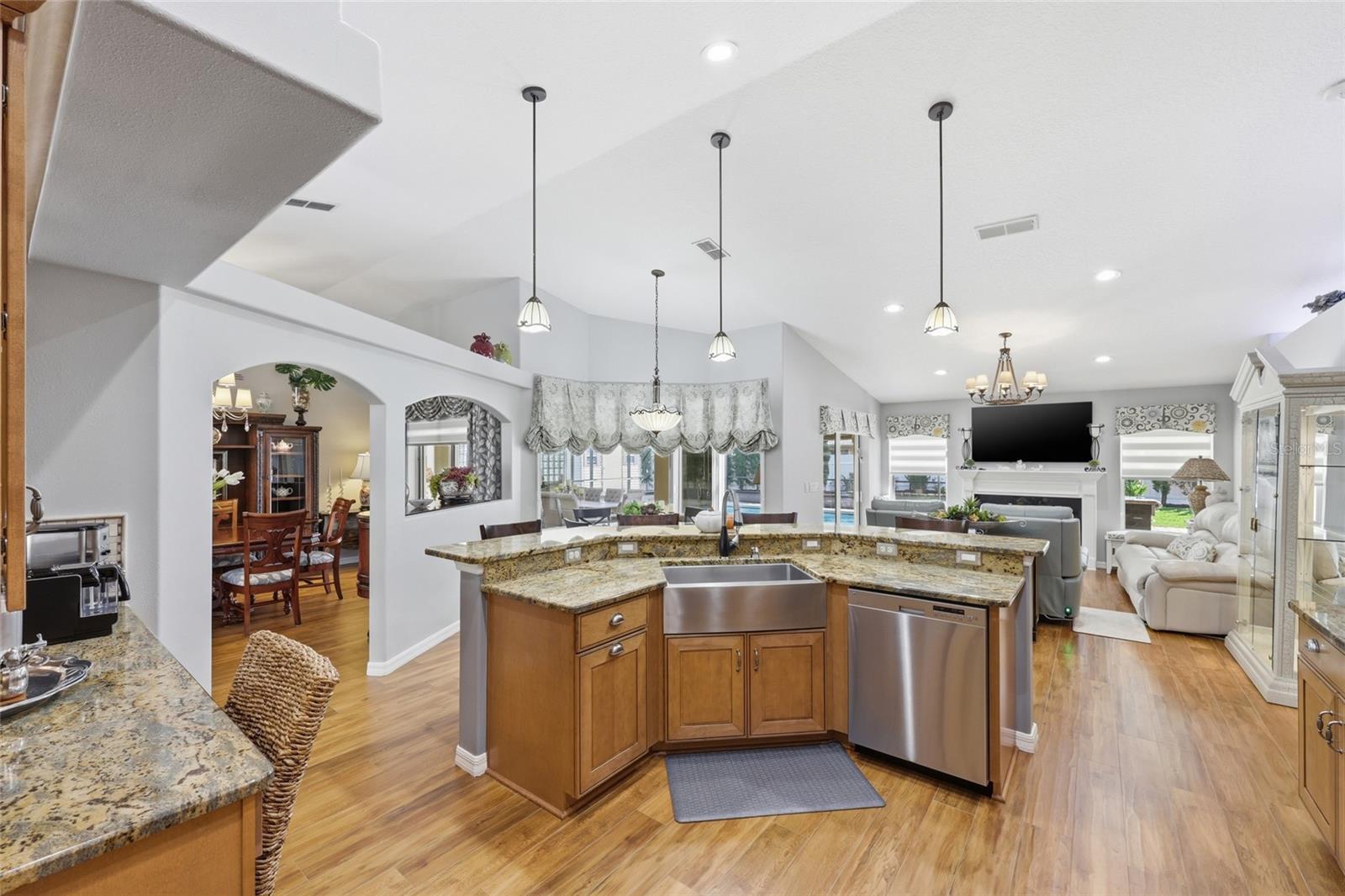 4 PROVIDENCE LN, PALM COAST, FL, 32164