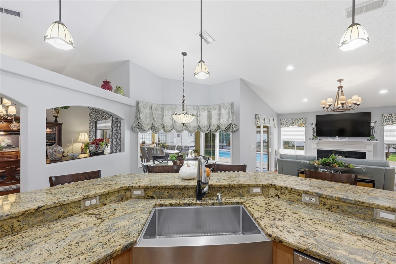 4 PROVIDENCE LN, PALM COAST, FL, 32164