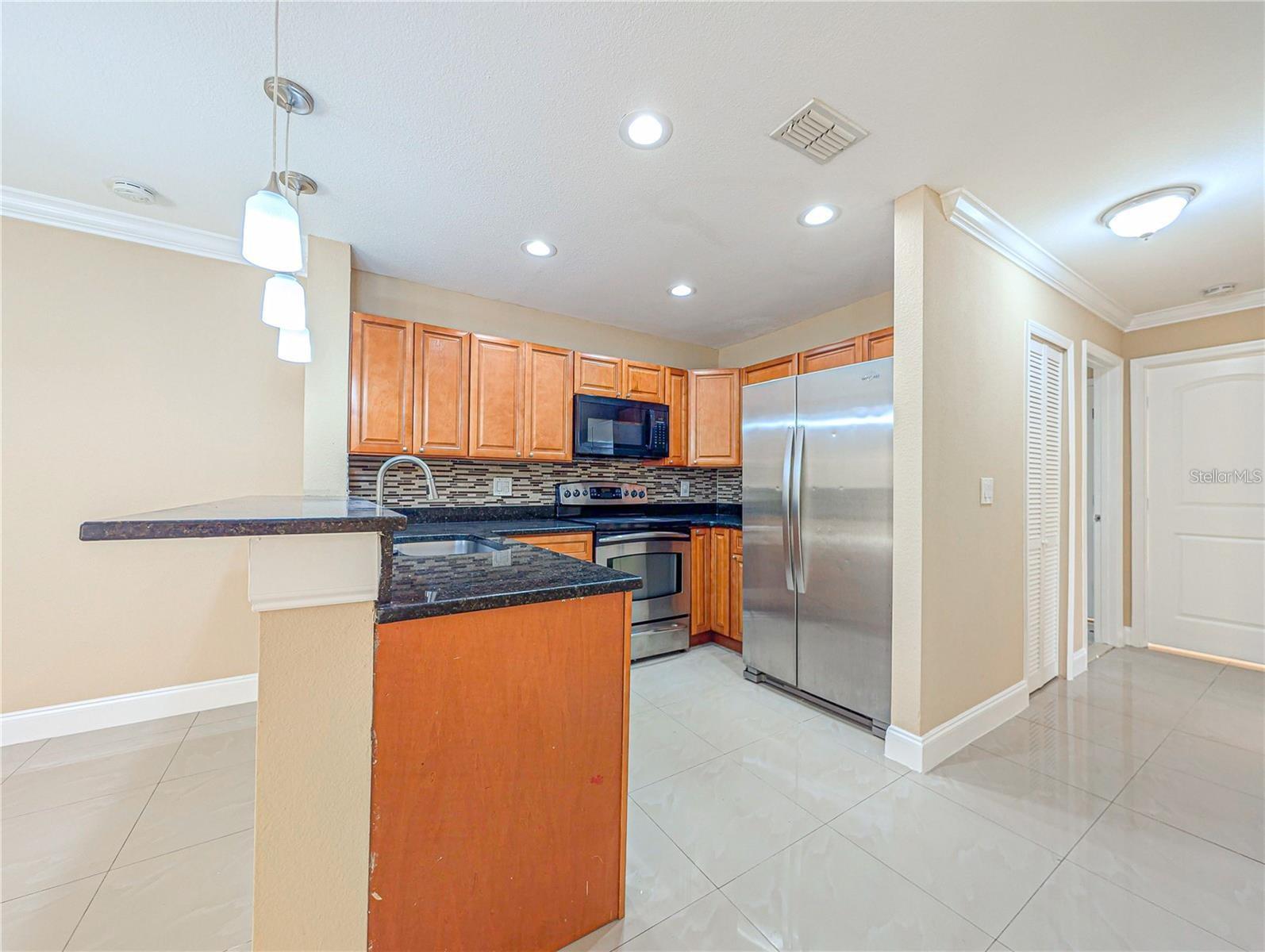 6022 WESTGATE DR #102, ORLANDO, FL, 32835