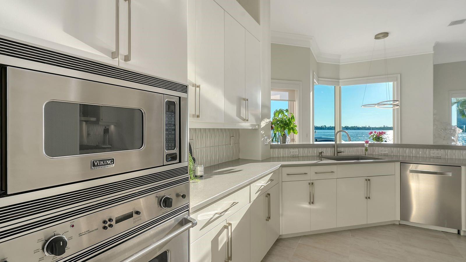 344 W ROYAL FLAMINGO DR, SARASOTA, FL, 34236