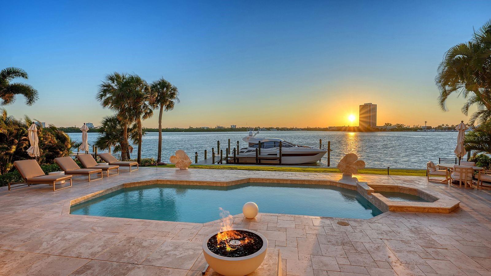 344 W ROYAL FLAMINGO DR, SARASOTA, FL, 34236