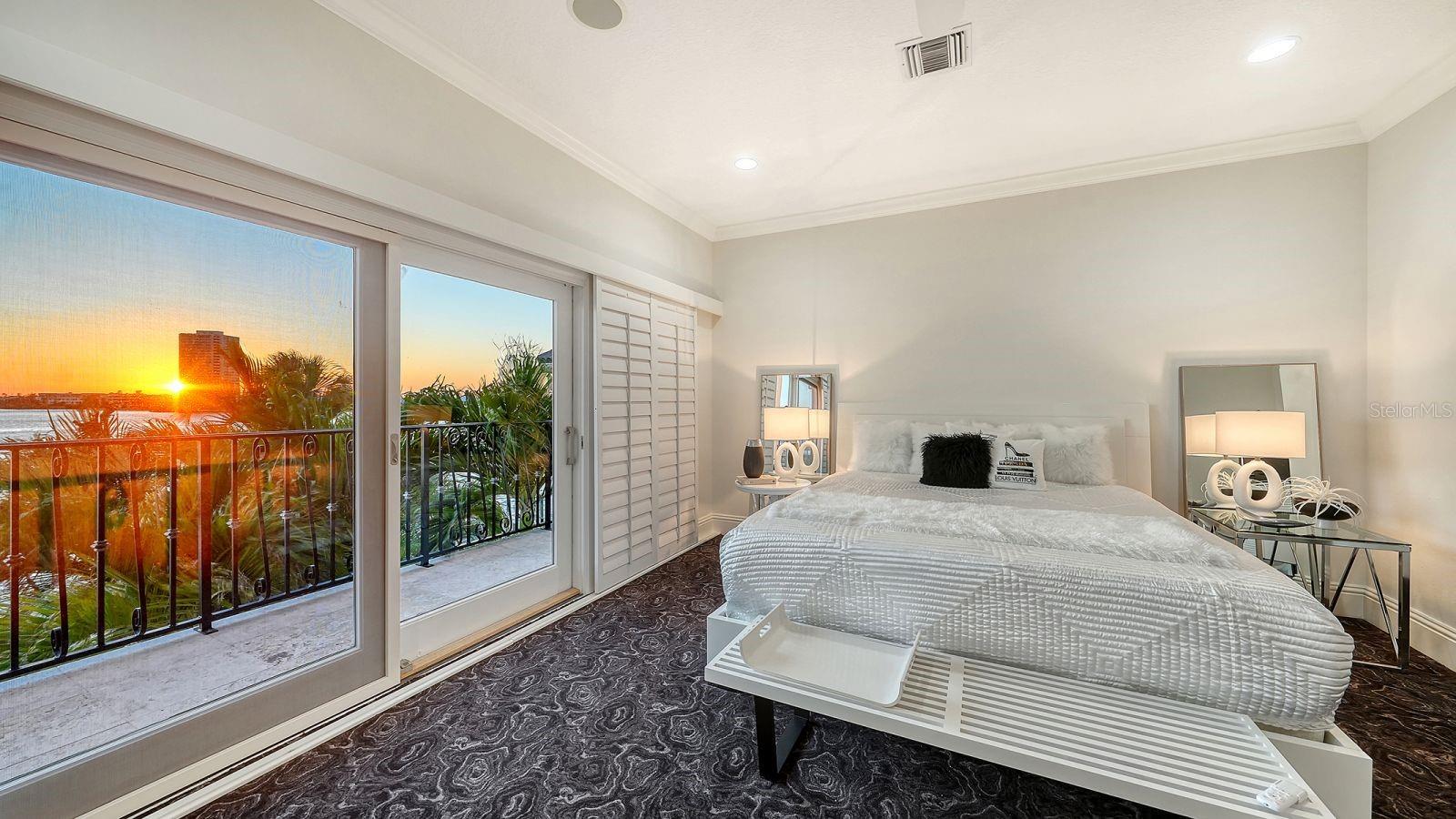 344 W ROYAL FLAMINGO DR, SARASOTA, FL, 34236