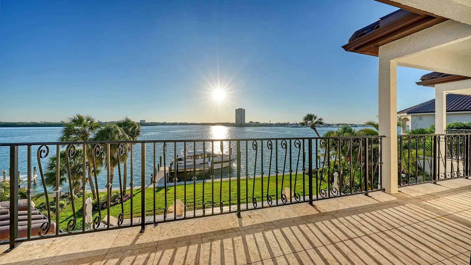 344 W ROYAL FLAMINGO DR, SARASOTA, FL, 34236