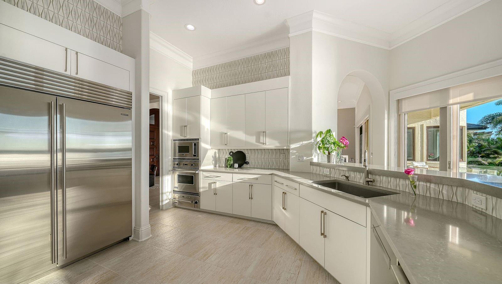 344 W ROYAL FLAMINGO DR, SARASOTA, FL, 34236