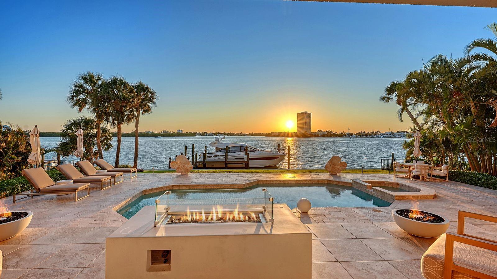 344 W ROYAL FLAMINGO DR, SARASOTA, FL, 34236