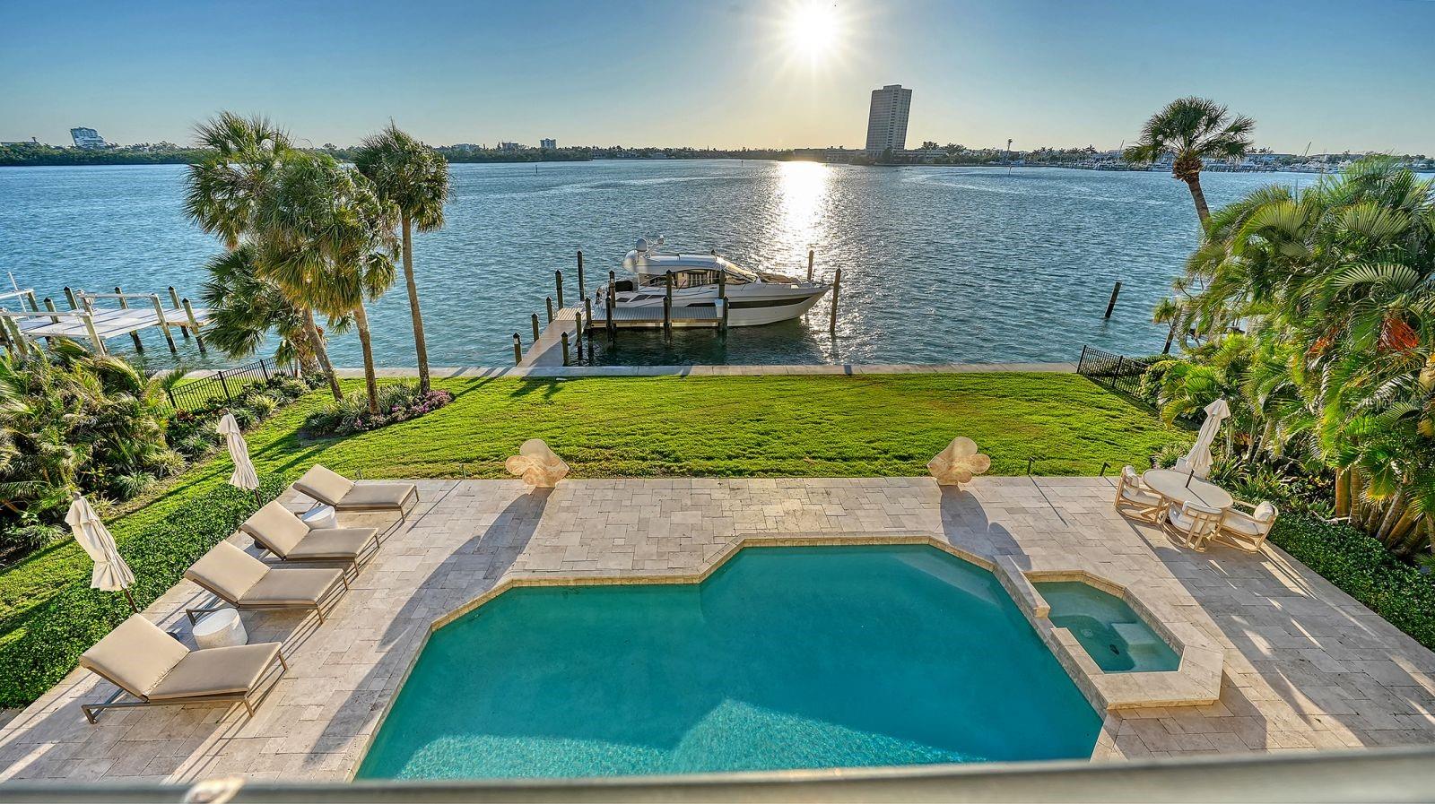 344 W ROYAL FLAMINGO DR, SARASOTA, FL, 34236