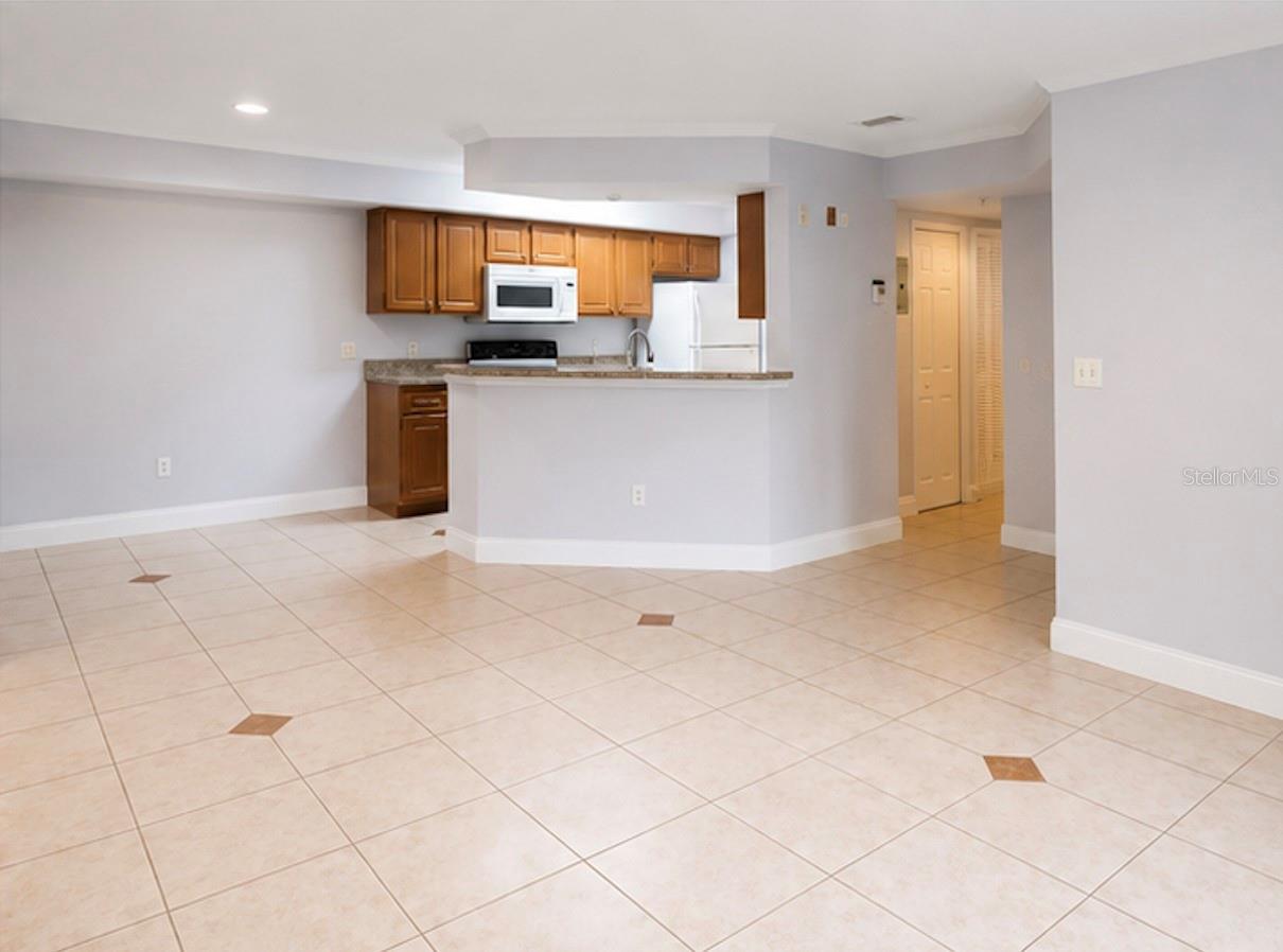 738 CREST PINES DR #728, ORLANDO, FL, 32828
