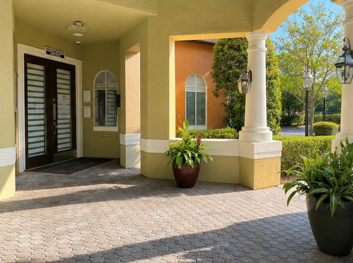 738 CREST PINES DR #728, ORLANDO, FL, 32828