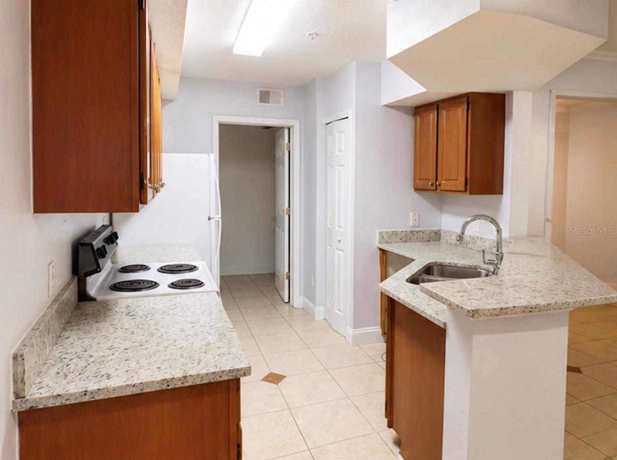 738 CREST PINES DR #728, ORLANDO, FL, 32828