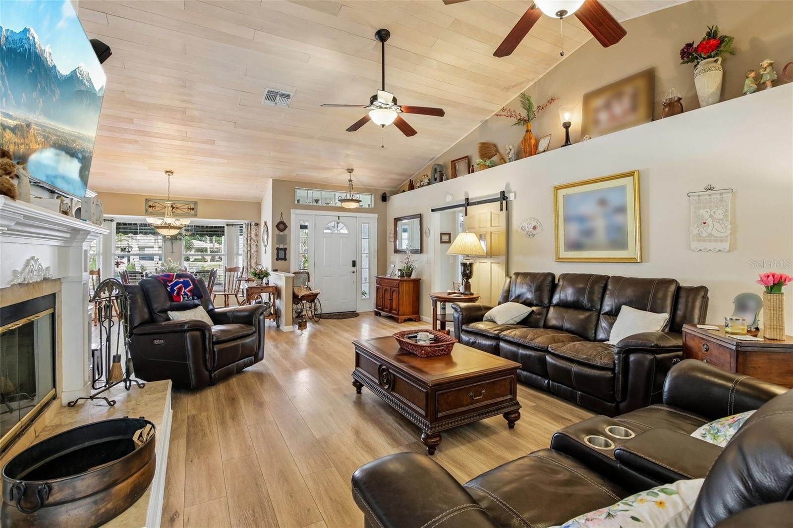 213 N BROCKFIELD DR, SUN CITY CENTER, FL, 33573