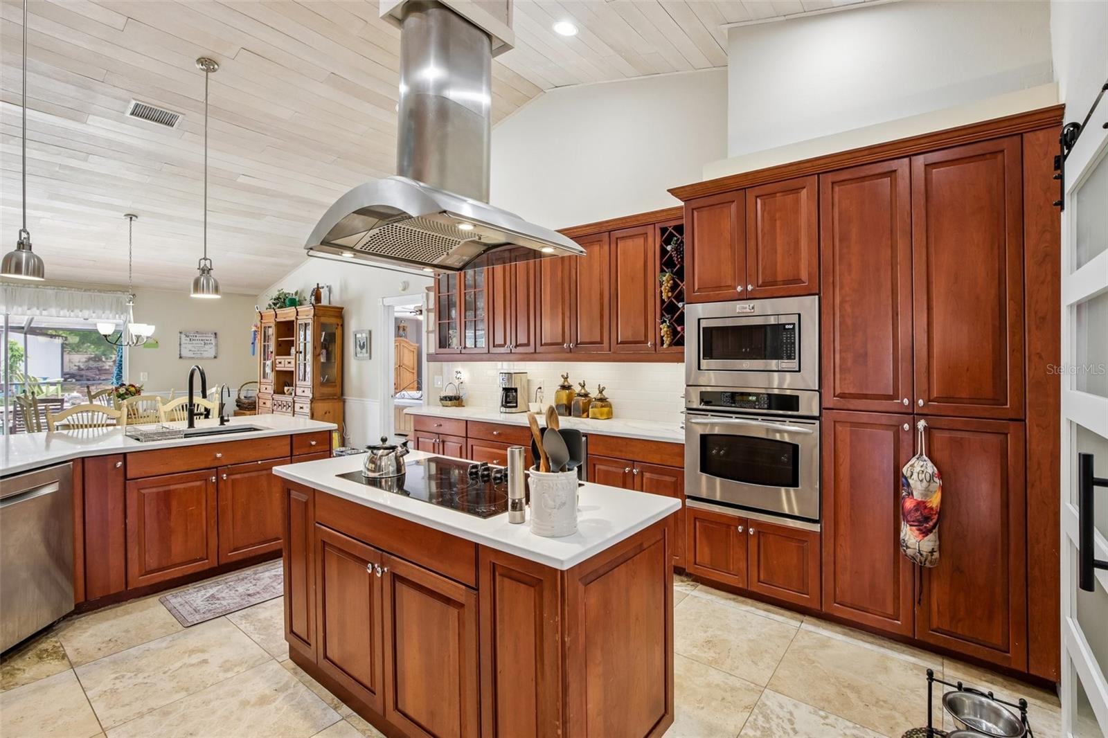 213 N BROCKFIELD DR, SUN CITY CENTER, FL, 33573