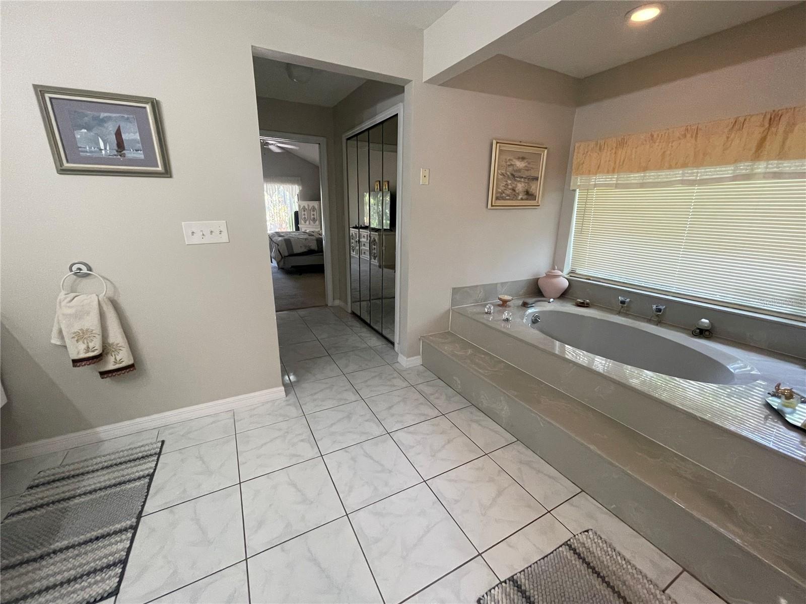 4696 LONG LAKE DR, SARASOTA, FL, 34233