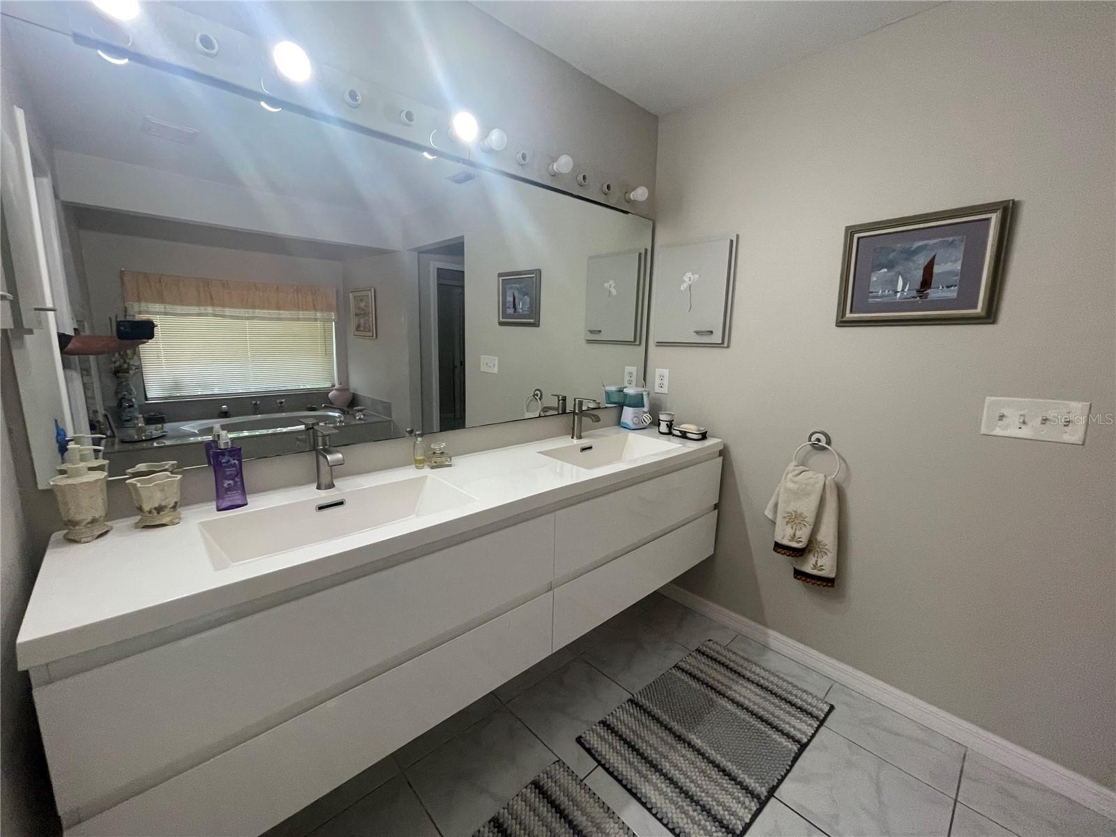 4696 LONG LAKE DR, SARASOTA, FL, 34233