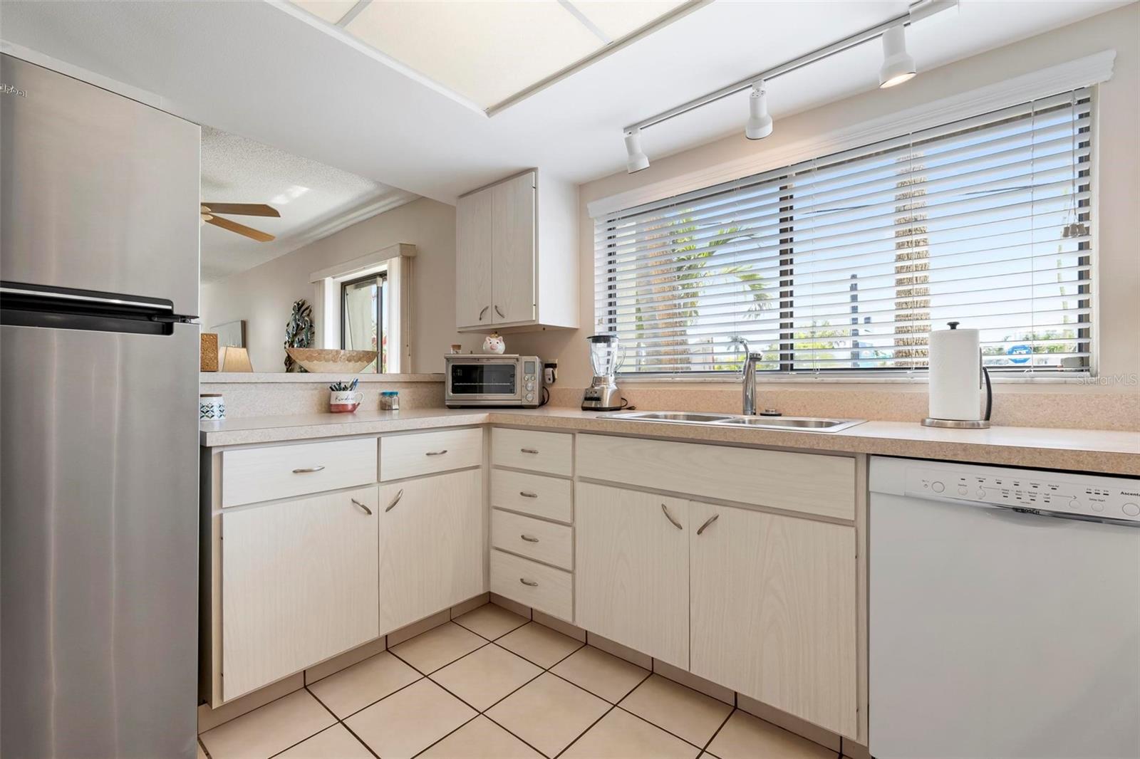 6703 MIDNIGHT PASS RD #101, SARASOTA, FL, 34242