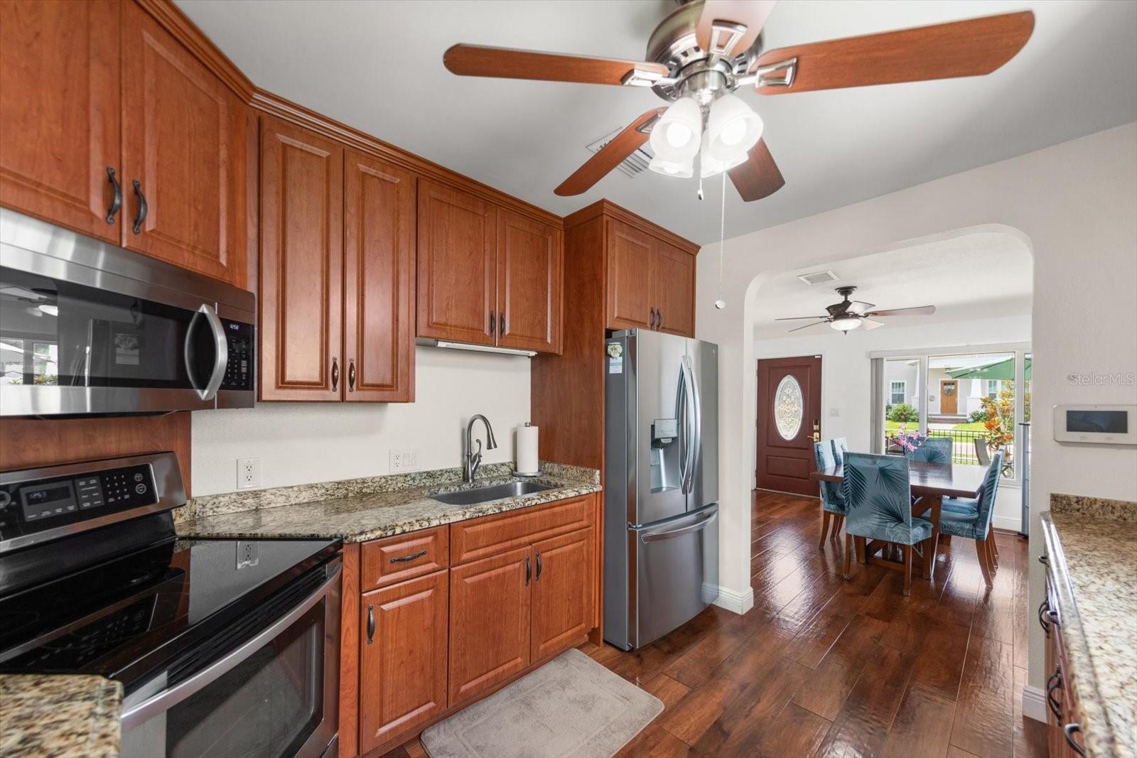 811 48TH AVE N, ST PETERSBURG, FL, 33703