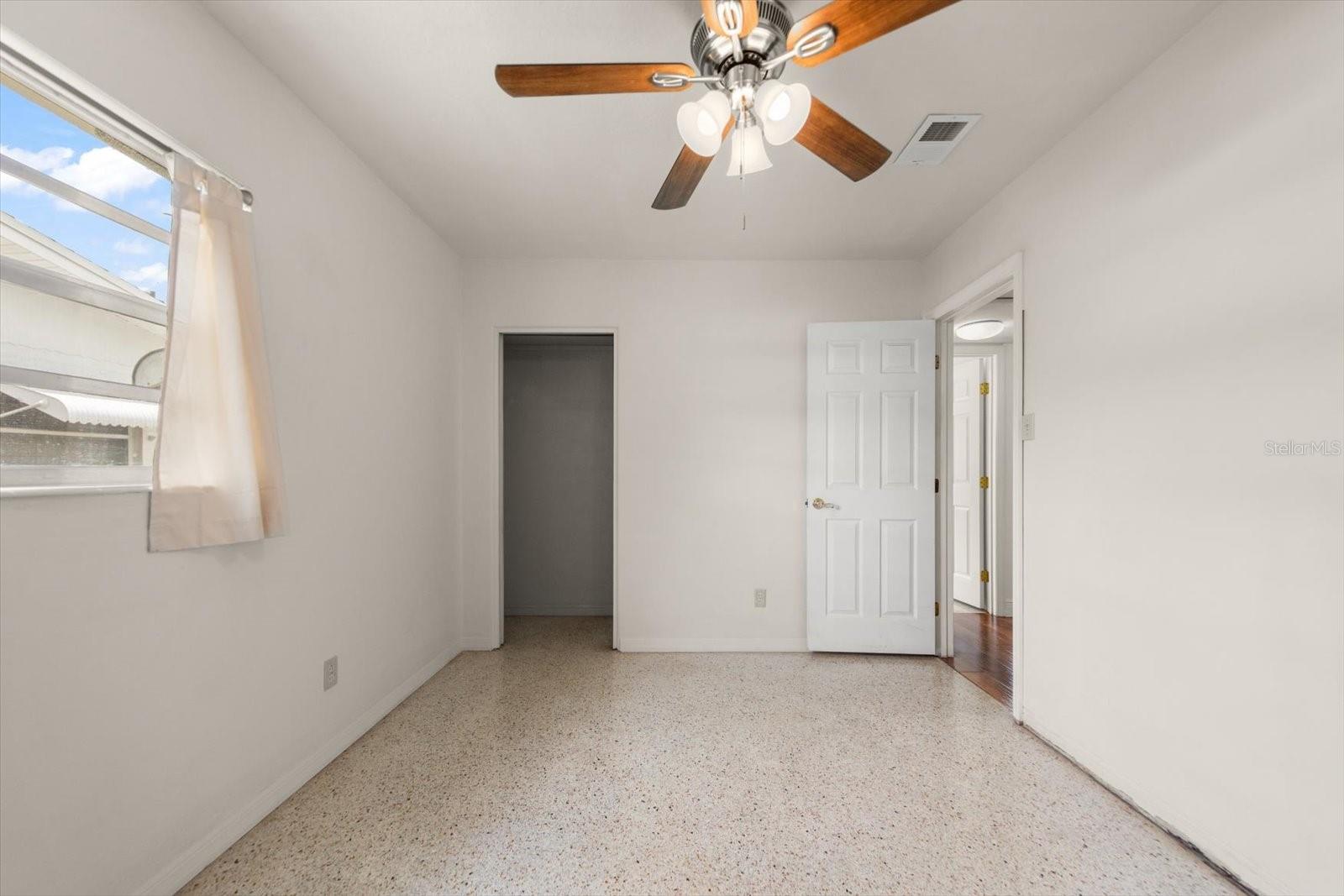 811 48TH AVE N, ST PETERSBURG, FL, 33703