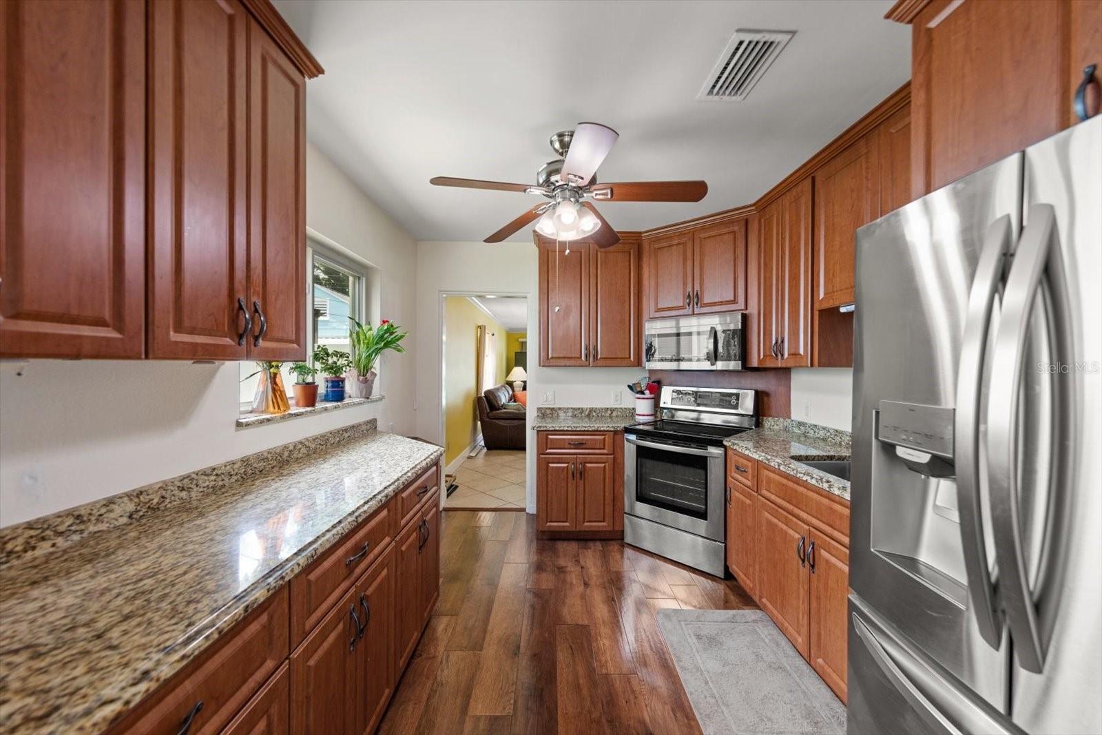 811 48TH AVE N, ST PETERSBURG, FL, 33703