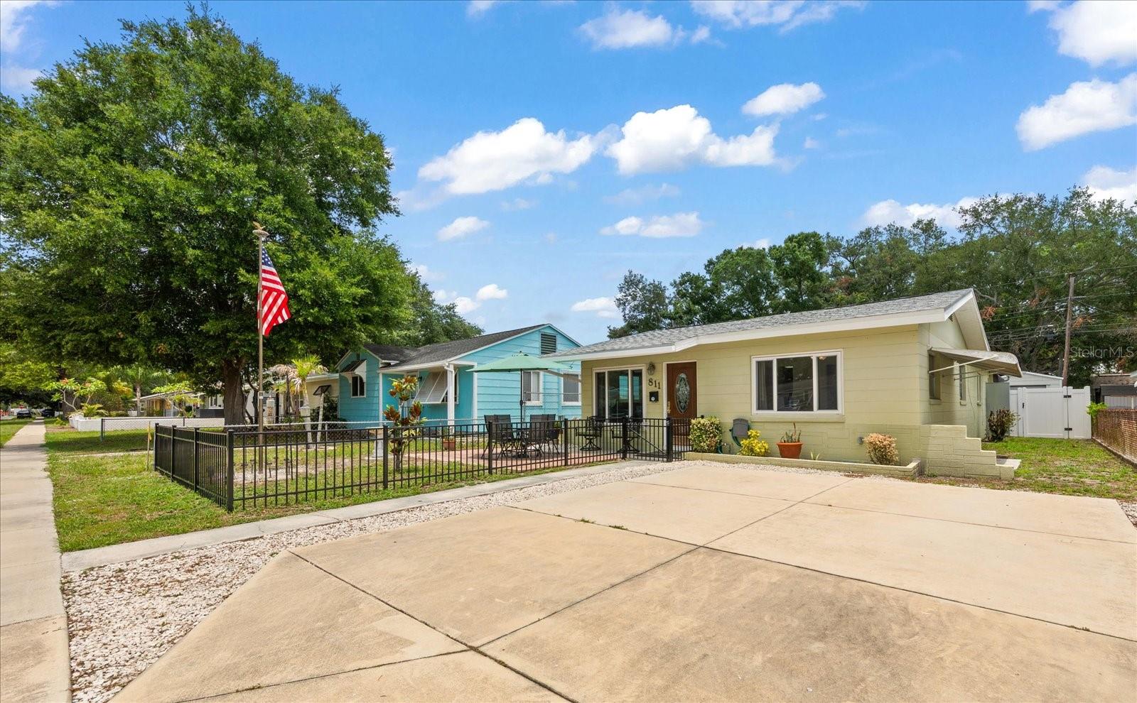 811 48TH AVE N, ST PETERSBURG, FL, 33703
