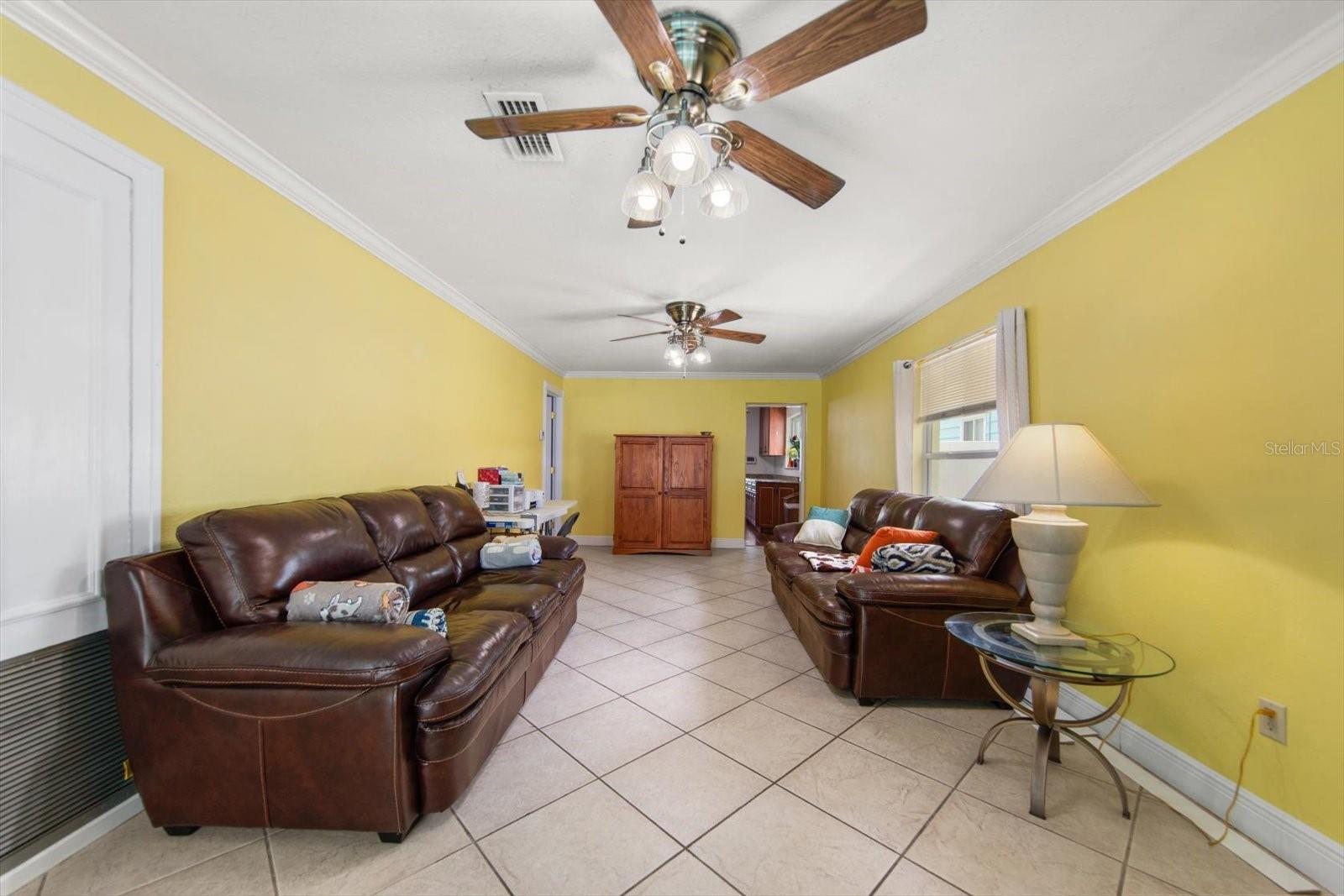 811 48TH AVE N, ST PETERSBURG, FL, 33703