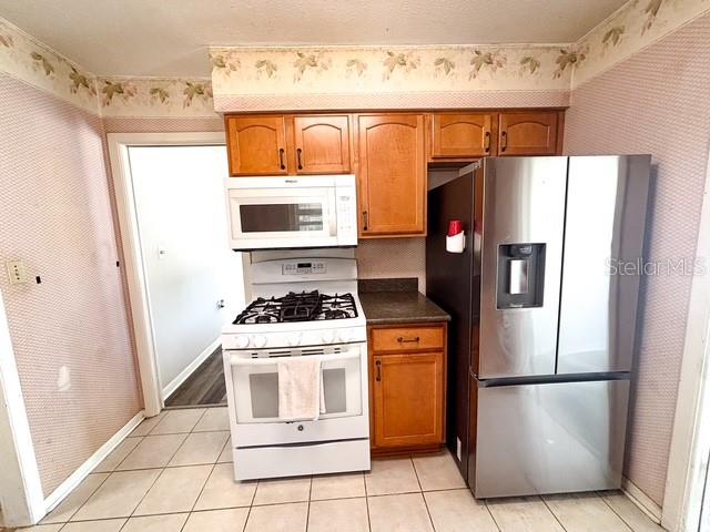 121 E PINE ST, HOWEY IN THE HILLS, FL, 34737