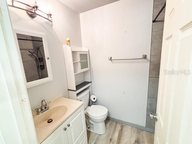 121 E PINE ST, HOWEY IN THE HILLS, FL, 34737