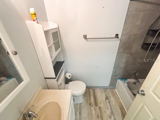 121 E PINE ST, HOWEY IN THE HILLS, FL, 34737